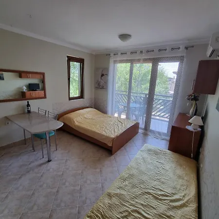 アパートホテル Apartments Primorsko