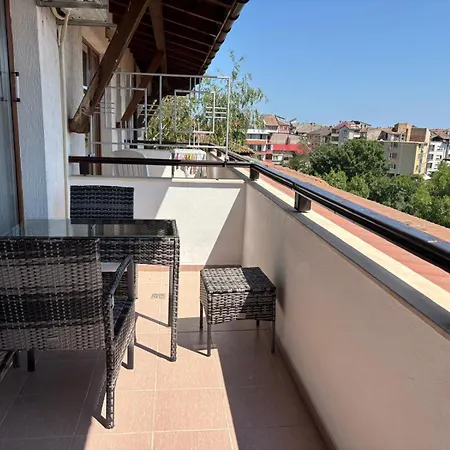 Apartments Primorsko 3*